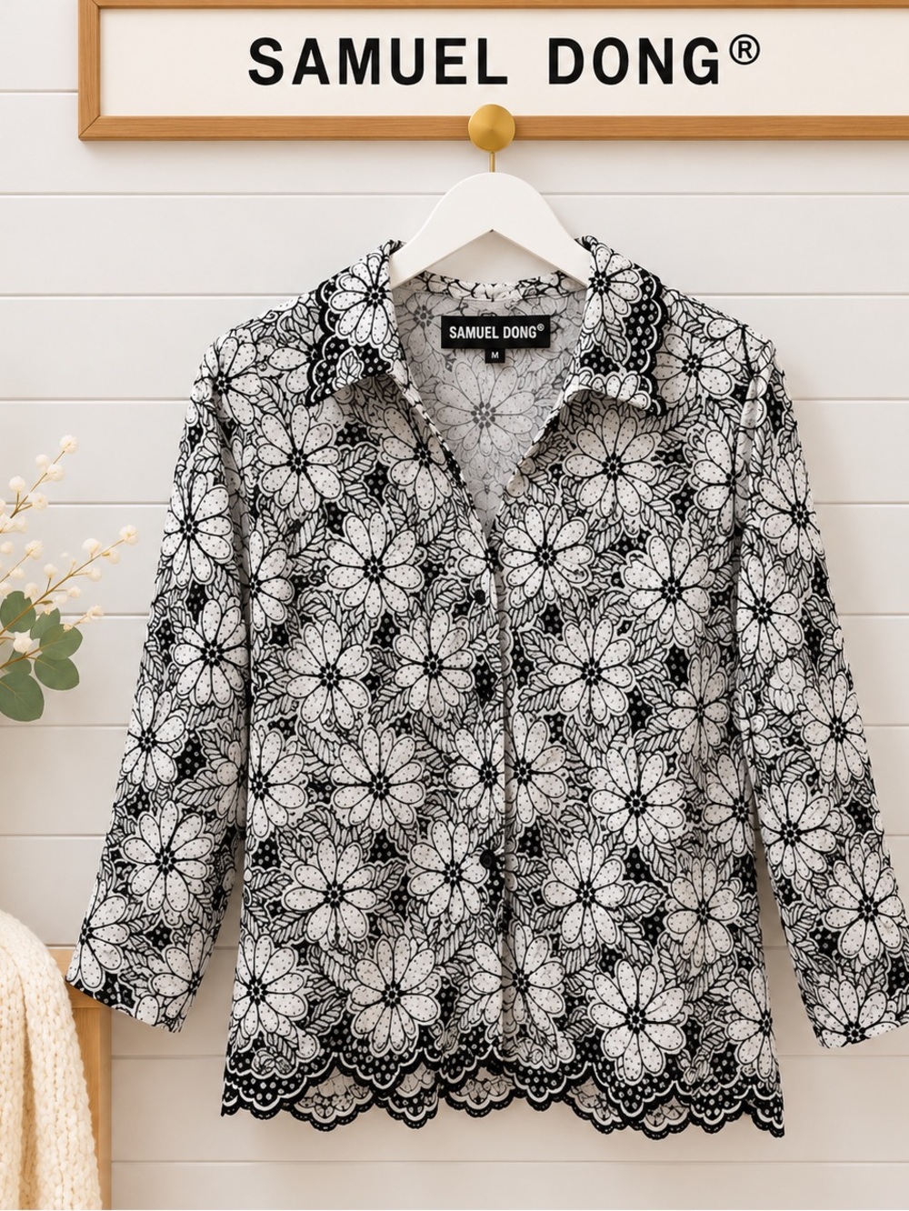 SAMUEL DONG Black & White Floral Embroidered Blouse Estimated Size L